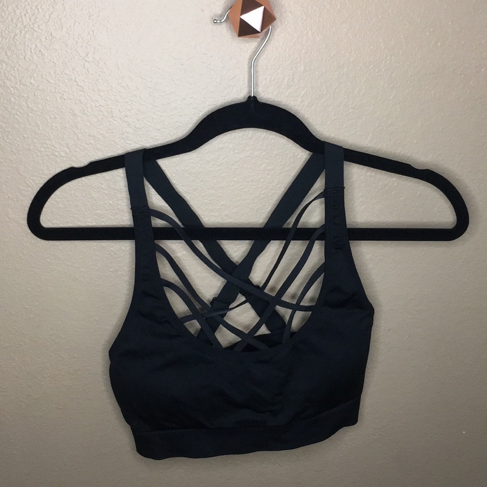 Black Victoria’s Secret sports bra❤️